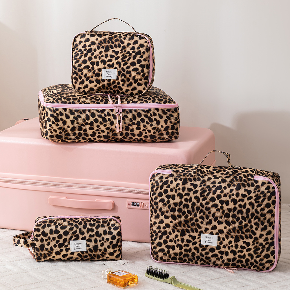 Leopard Makeup Bag Toiletry Cl - огляд і ціна Travel Accessories Organiser