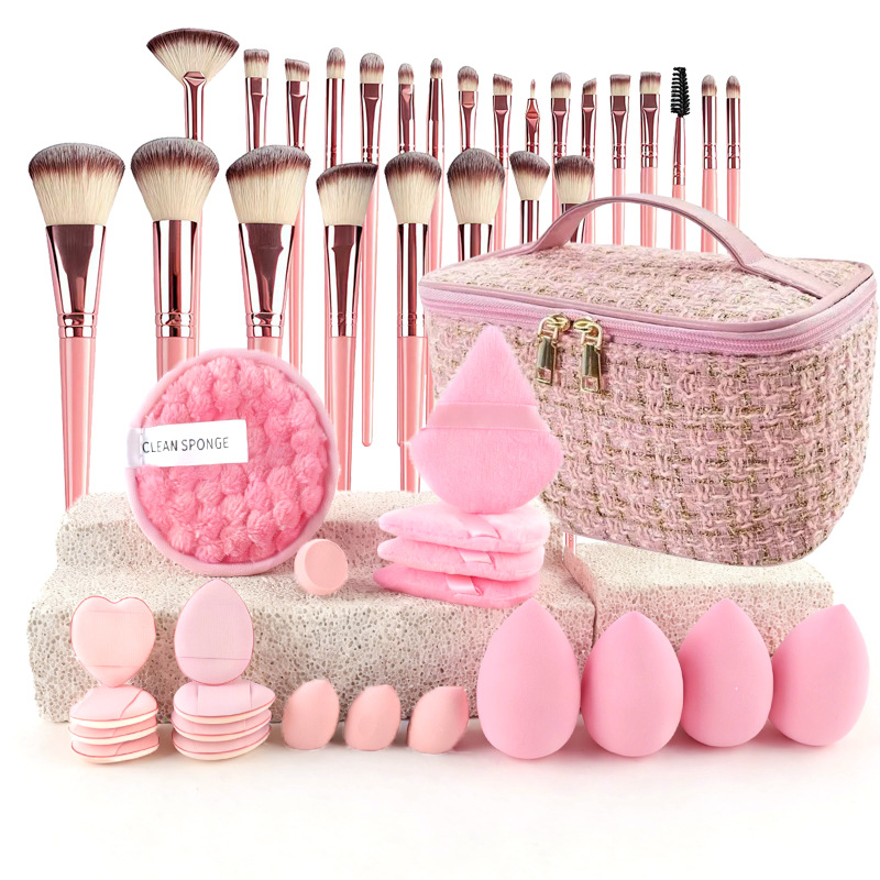 Makeup Brush Set Chic Fragranc - огляд і ціна Travel Accessories Toiletries