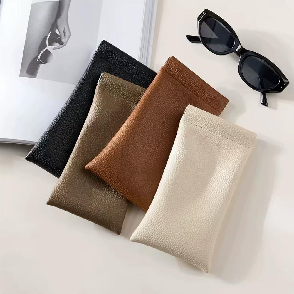 Sunglasses Pouch With Keyring  - огляд і ціна Travel Accessories Pouch For Men