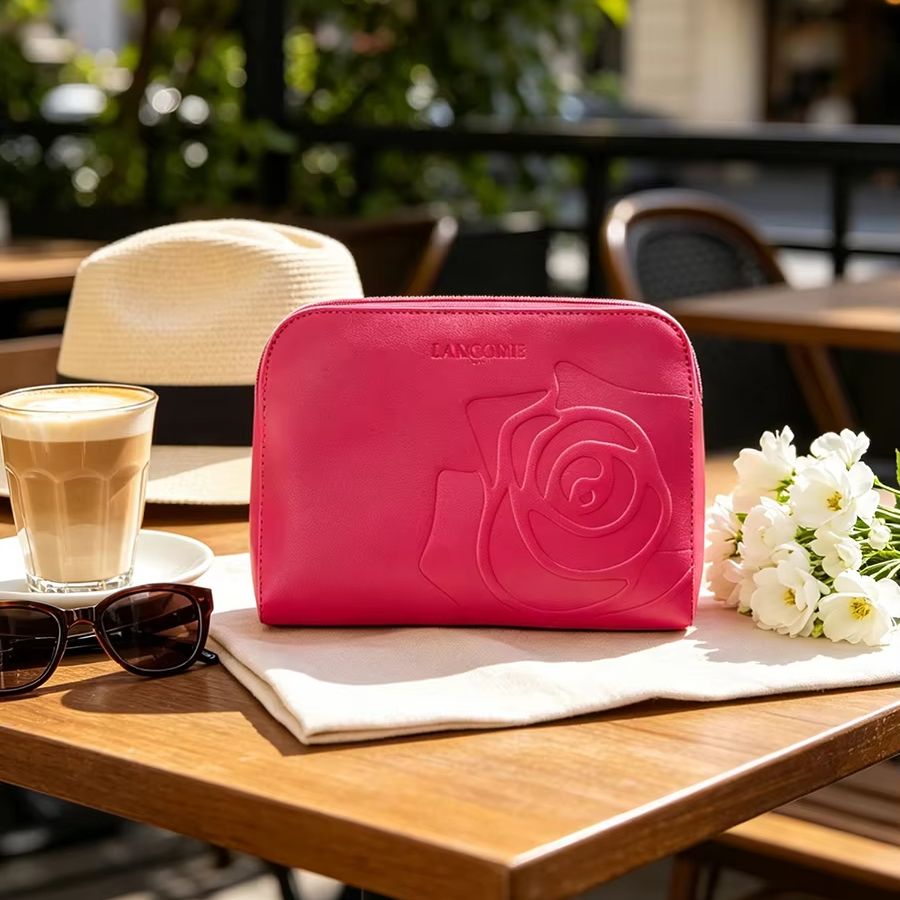 Lancome PU Cosmetic Bag Bright - огляд і ціна Travel Accessories Toiletries